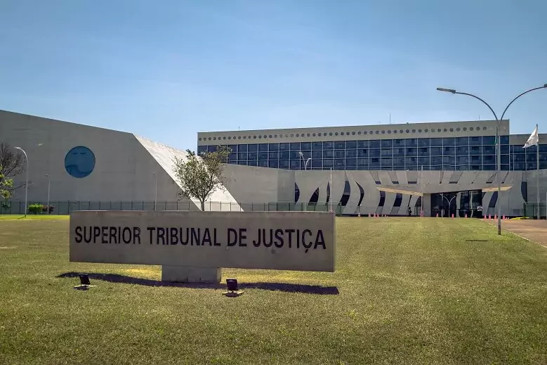 Placa do Superior Tribunal de Justiça em Brasília